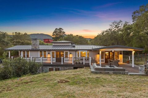 Photo of 21842 Via Regina, Saratoga, CA 95070 (MLS # ML82038645)