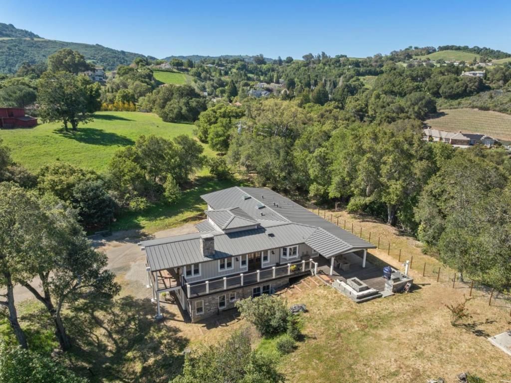 Photo of 21842 Via Regina, Saratoga, CA 95070 (MLS # ML82038645)