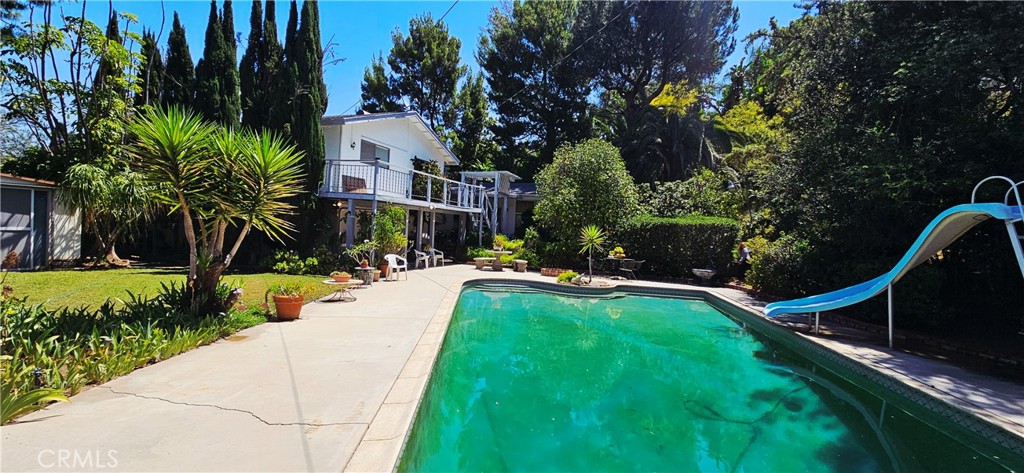 2242 Oak Crest Drive
