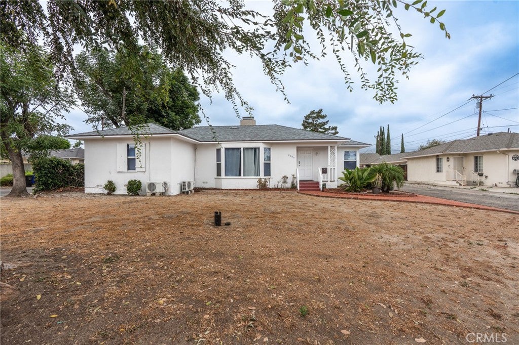 8809 E Fairview