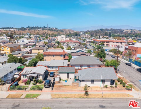 Photo of 301 N McDonnell Avenue, Los Angeles, CA 90022 (MLS # 26989351)