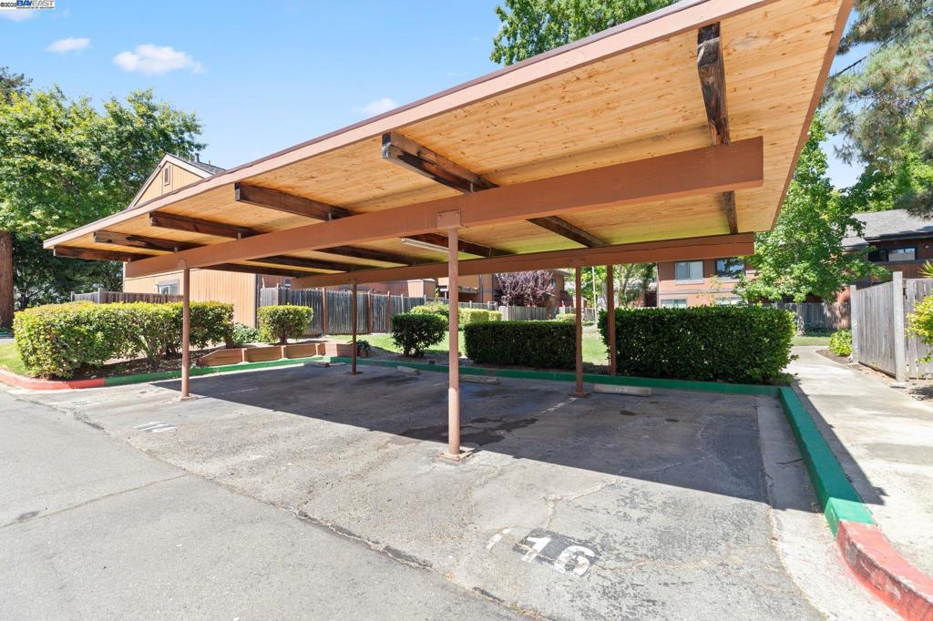 FREMONT OAKS - Residential