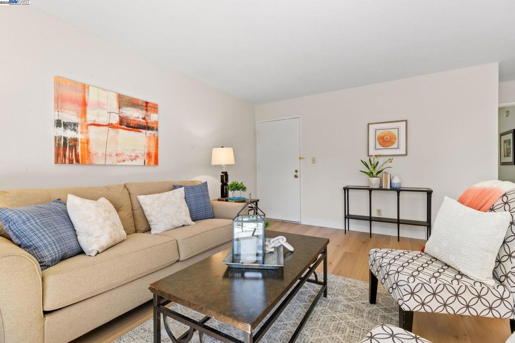 FREMONT OAKS - Residential