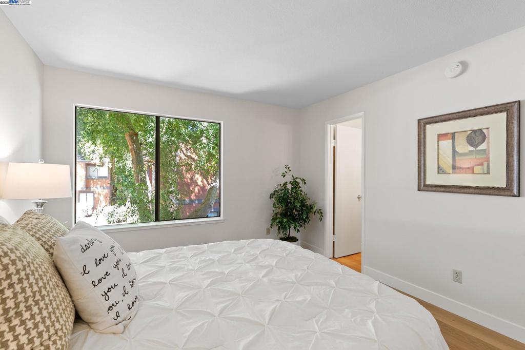 FREMONT OAKS - Residential