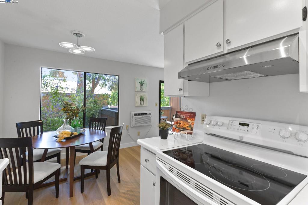 FREMONT OAKS - Residential