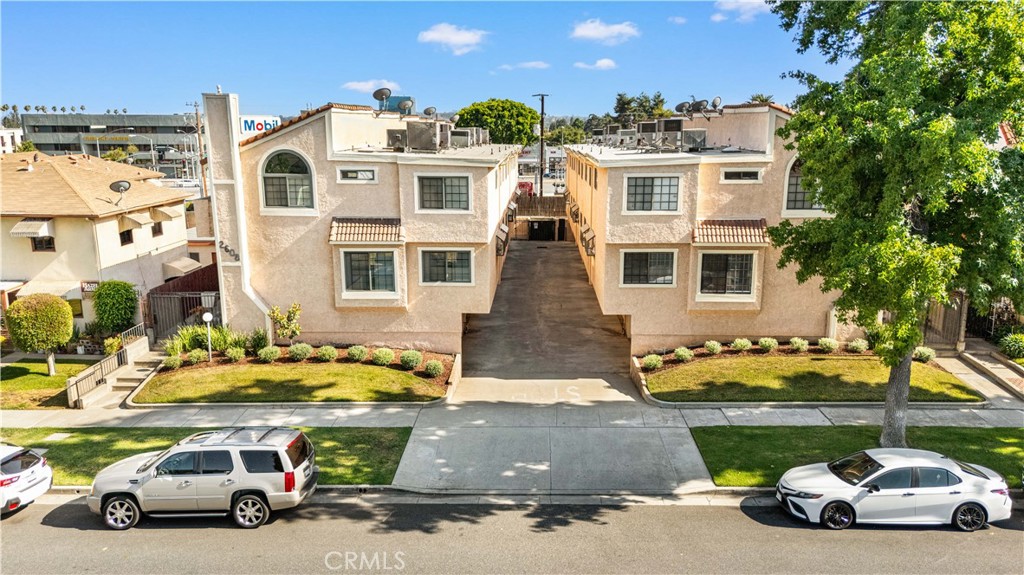 Welcome to this spacious and well-maintained 3-bedroom, 2.5-bathroom condo, nestled on a quiet, tree-lined street in the heart of Alhambra! Just minutes from South Pasadena and Downtown Alhambra, renowned for its restaurant row, charming cafes, and shopping centers. Only 5 minutes to Costco, Target, and 99 Ranch Market, and 10 minutes to Old Town Pasadena. Easy access to the 10 and 710 freeways, public transit, and all the best the San Gabriel Valley has to offer.
Step inside to find a bright and functional layout, offering two stories of comfortable living above an attached two-car garage with a dedicated storage room. The main level features a spacious living room filled with natural light, a designated dining area, and a well-sized kitchen with a breakfast area. Upstairs, you’ll find three bedrooms, including a generous primary suite with an en-suite bathroom and ample closet space. Additional highlights include central HVAC, in-unit laundry, and great overall flow throughout the home.
Currently tenant-occupied with a long-term tenant on a month-to-month lease. The tenant has lovingly maintained the property and made thoughtful improvements, making this an ideal opportunity for investors seeking stable rental income from day one.
Broker and broker's agents do not represent or guarantee accuracy of the square footage, bedroom / bathroom count, lot size, and/or any other information concerning the conditions or features of the property. Buyer/Tenant is advised to independently verify the accuracy of all information through personal inspection & with appropriate professionals to satisfy themselves.