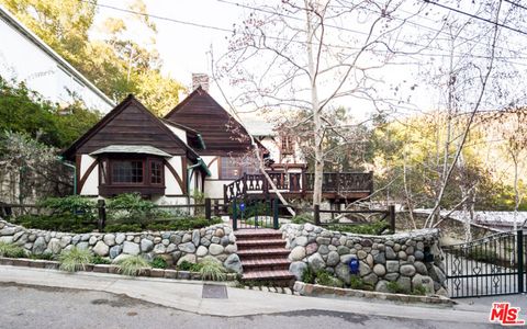 Photo of 10439 Seabury Lane, Los Angeles, CA 90077 (MLS # 26833723)