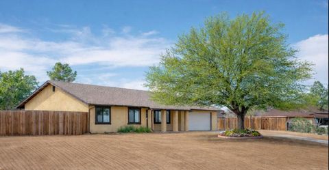 Tiny photo for 4934 Fortuna Court, Yucca Valley, CA 92284 (MLS # 219144358DA)