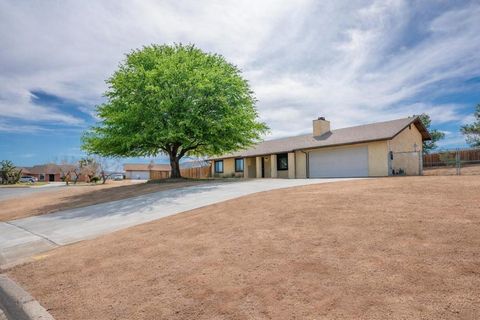 Tiny photo for 4934 Fortuna Court, Yucca Valley, CA 92284 (MLS # 219144358DA)