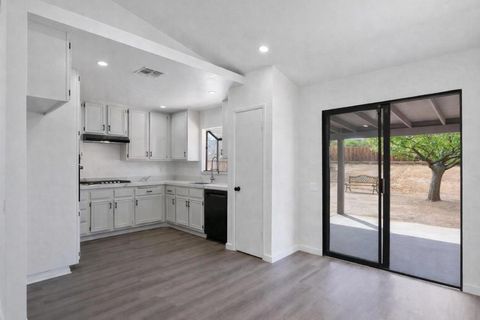 Tiny photo for 4934 Fortuna Court, Yucca Valley, CA 92284 (MLS # 219144358DA)