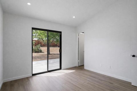 Tiny photo for 4934 Fortuna Court, Yucca Valley, CA 92284 (MLS # 219144358DA)