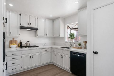 Tiny photo for 4934 Fortuna Court, Yucca Valley, CA 92284 (MLS # 219144358DA)