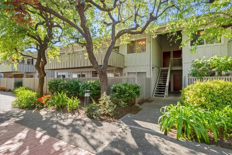 Photo of 255 S Rengstorff Avenue #172, Mountain View, CA 94040 (MLS # ML82039318)