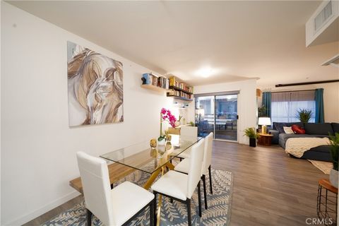 Photo of 8744 Burnet Ave #7, North Hills, CA 91343 (MLS # SR26008254)