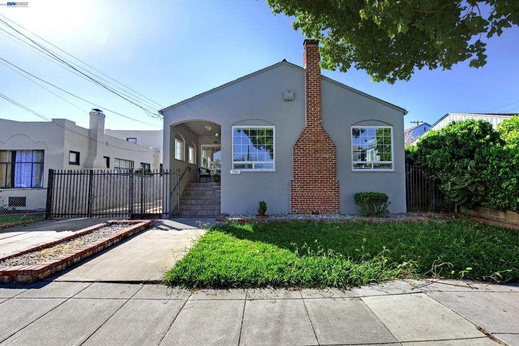 784 Sunset Blvd