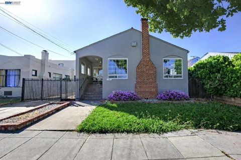 Photo of 784 Sunset Blvd BLVD, Hayward, CA 94541 (MLS # 41135814)