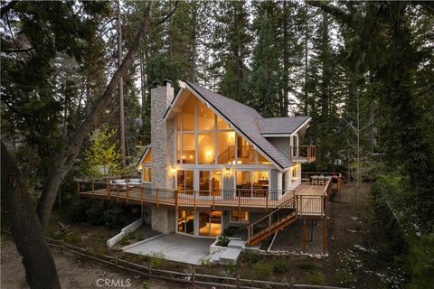 Photo of 468 Sky View Ridge Drive, Lake Arrowhead, CA 92352 (MLS # IG25095030)