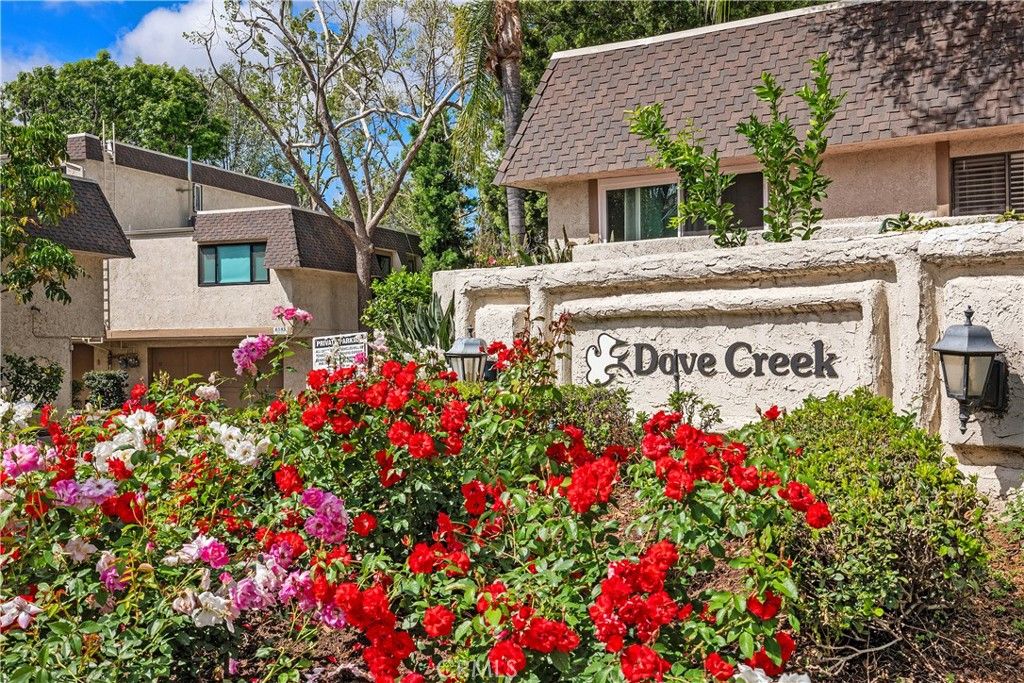 Photo of 6201 Shoup Ave #75, Woodland Hills, CA 91367 (MLS # SR26073201)