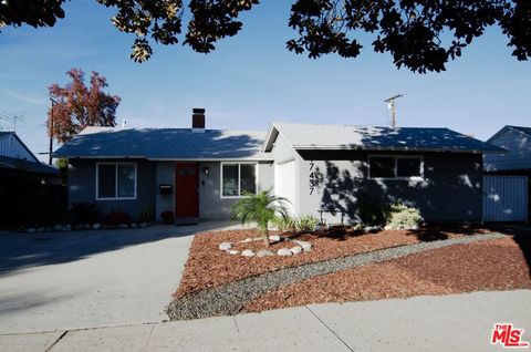 Photo of 17437 Stagg Street, Northridge, CA 91325 (MLS # 25630509)