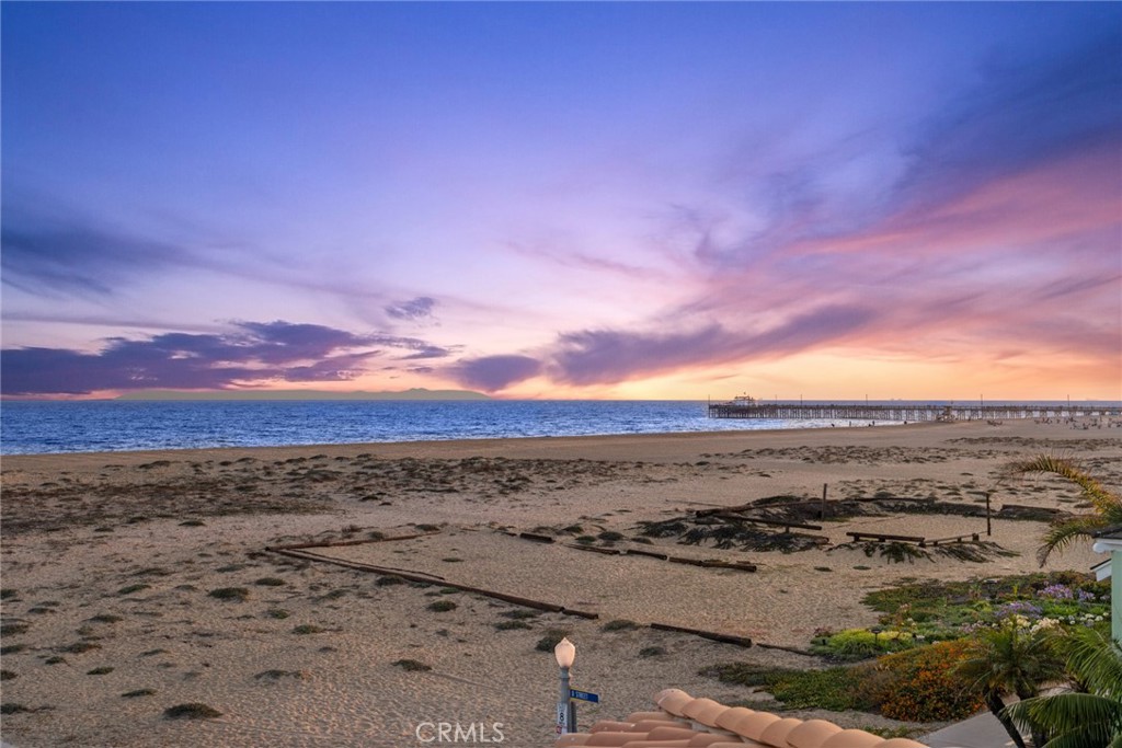 1201 E Balboa Boulevard