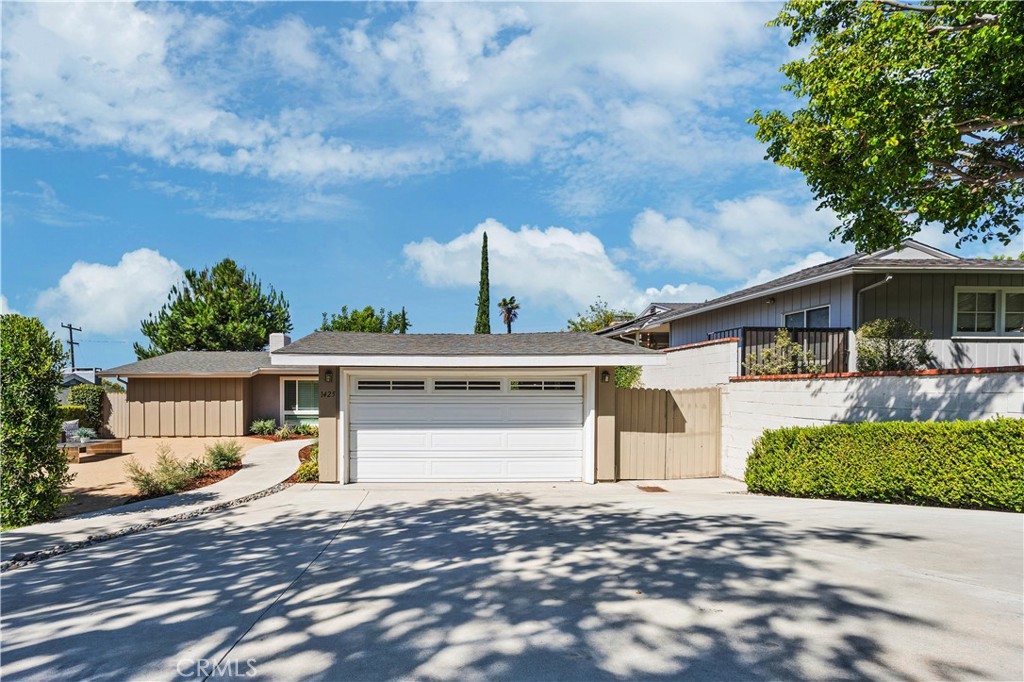 1425 Hastings Ranch Drive