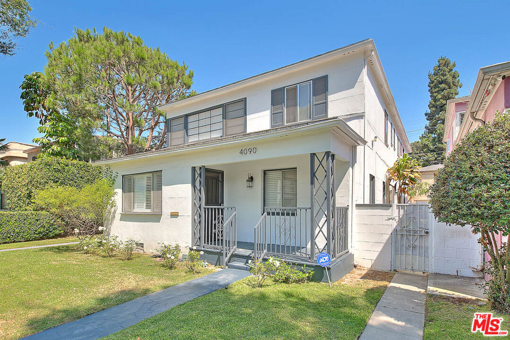 Welcome to highly desirable Leimert Park! This beautifully remodeled townhouse-style duplex unit offers spacious living and classic charm. Step into a large living room with gleaming hardwood floors, perfect for relaxing or entertaining. The formal dining room also features hardwood flooring, leading into a bright, generously sized kitchen with abundant cabinet space and stainless steel appliances.The first floor includes 1 bedroom and 1 full bath, ideal for guests or a home office. Upstairs, you'll find 2 large bedrooms and another full bath, along with a versatile bonus room that can be used as a den or additional office space. Enjoy the small private backyard perfect for entertaining or quiet evenings outdoors. No pets or exotic animals.