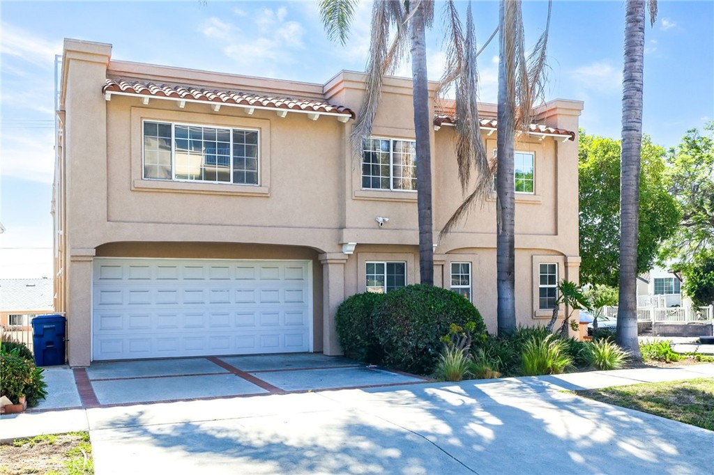 Beautiful 3-bed, 2.5-bath townhome in San Pedro’s desirable Vista Del Oro neighborhood. This spacious 1,724 sq ft 2 story, corner unit townhome features an open floor plan, hardwood floors, crown molding, and a cozy fireplace. Wonderful large balcony with peak-a-boo view of the Harbor. Bright kitchen includes tiled countertops, maple cabinetry, and a breakfast bar. The large primary suite offers 2 closets with one a walk-in closet and ensuite bath with tub/shower. Lower floor features 2 bedrooms, full bath and laundry room. 2 car direct entry garage with driveway for 2 vehicles. No one above or below and only one common wall. Low HOA covers water. Close to shops, dining, parks, and freeway access. Low HOA, Close to shops, dining , parks and freeway access!