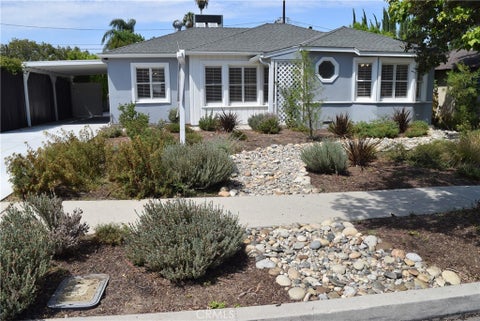 Photo of 16839 Weddington Street, Encino, CA 91436 (MLS # SR26171581)