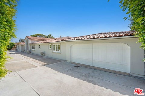 Tiny photo for 16910 W Sunset Boulevard, Pacific Palisades, CA 90272 (MLS # 26997331)