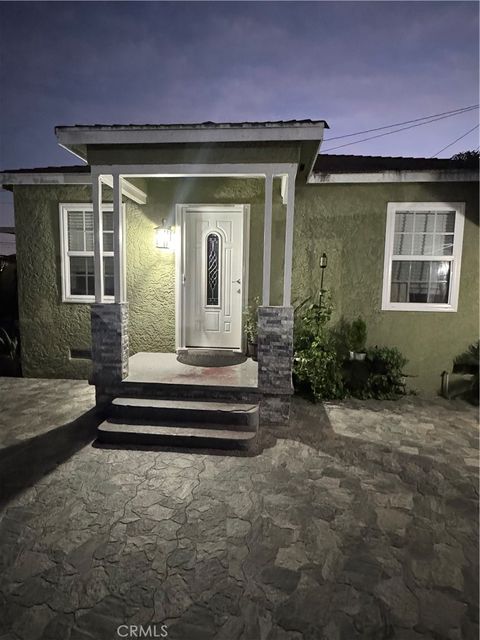 12716 Cookacre Avenue Lynwood CA 90262