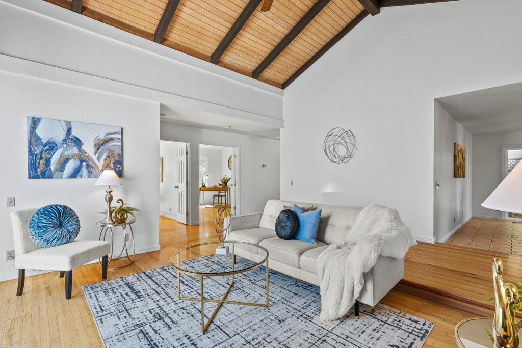 Properties 1 6326 Pearlroth Drive