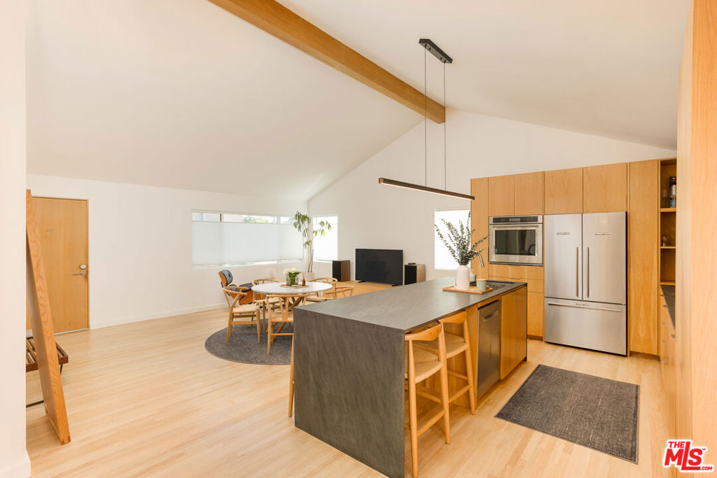 5319 W 123rd Place