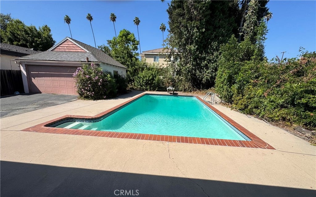 8865 Camino Real