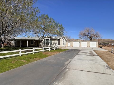 Photo of 26362 Community Boulevard, Barstow, CA 92311 (MLS # HD25058284)