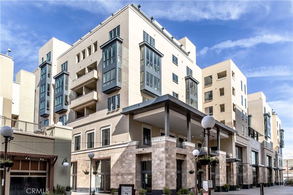 Photo of 39 S Los Robles Avenue #3006, Pasadena, CA 91101 (MLS # TR25218798)