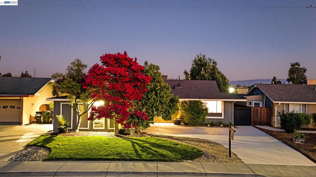 1035 Marigold Rd