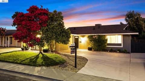 Photo of 1035 Marigold Rd RD, Livermore, CA 94551 (MLS # 41143961)