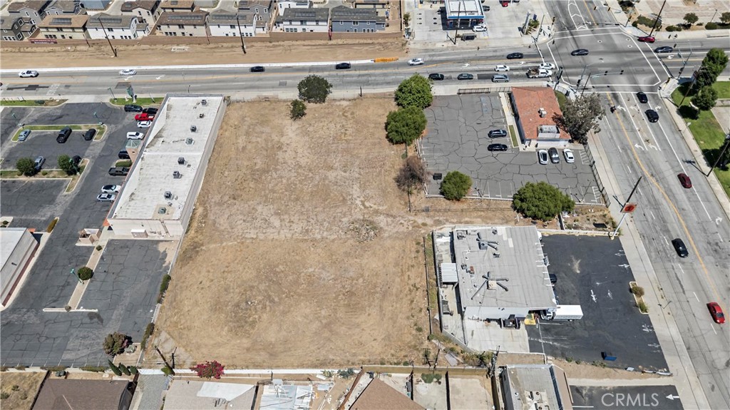 3553 E Highland Avenue