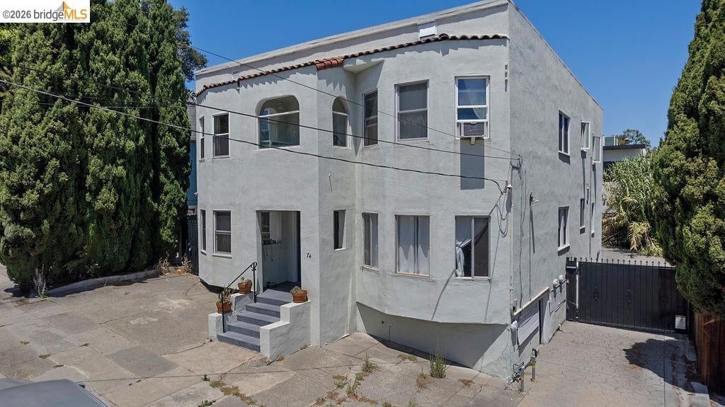 74 Pearl St