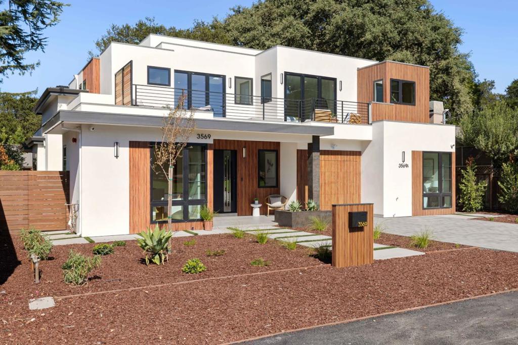 3569 Laguna Avenue
