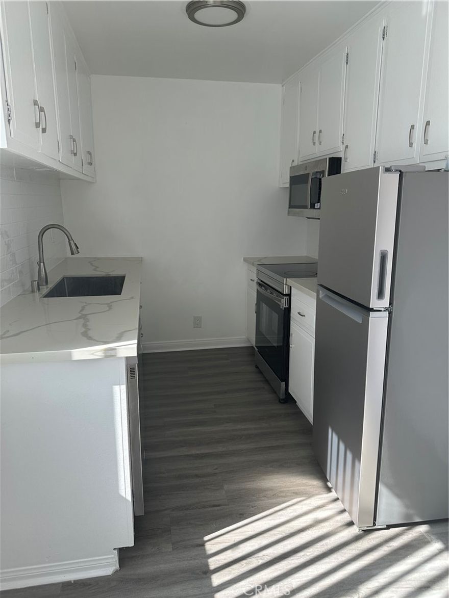 Ocean breeze and close distance to 2 parks and the sea.  Brand new studio apartment with street level entrance and no one above or below.   Laundry and AC in unit.   Never lived in.   Street parking only.