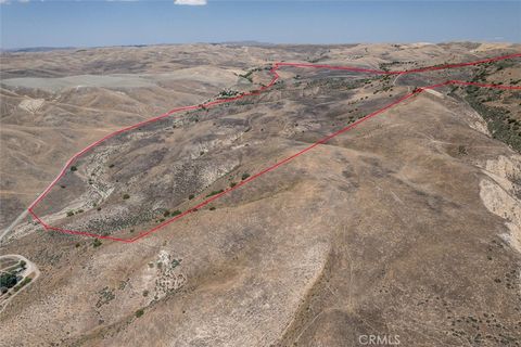 Photo of 0 Gillis Canyon Road, Shandon, CA 93461 (MLS # SC25110320)