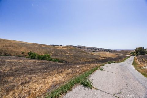 Tiny photo for 0 Gillis Canyon Road, Shandon, CA 93461 (MLS # SC25110320)