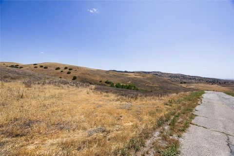 Tiny photo for 0 Gillis Canyon Road, Shandon, CA 93461 (MLS # SC25110320)