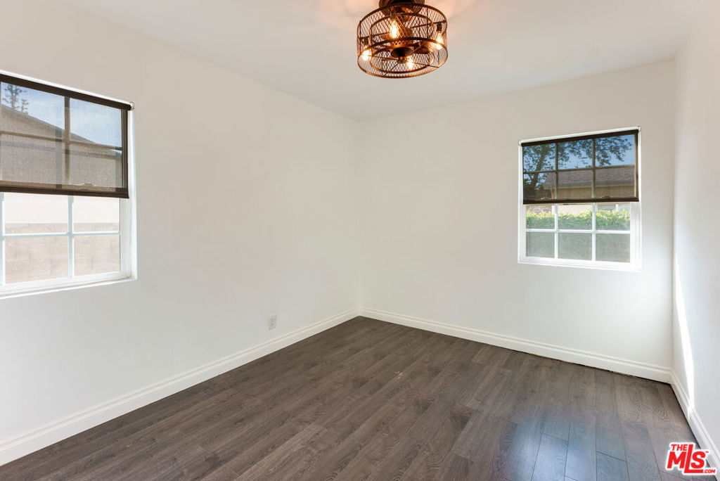 18318 Gresham Street