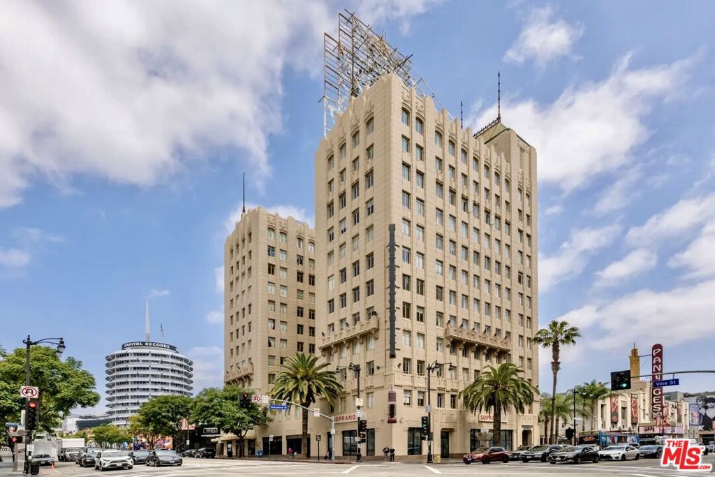 Photo of 6253 Hollywood Boulevard #1202, Los Angeles, CA 90028 (MLS # 26700481)
