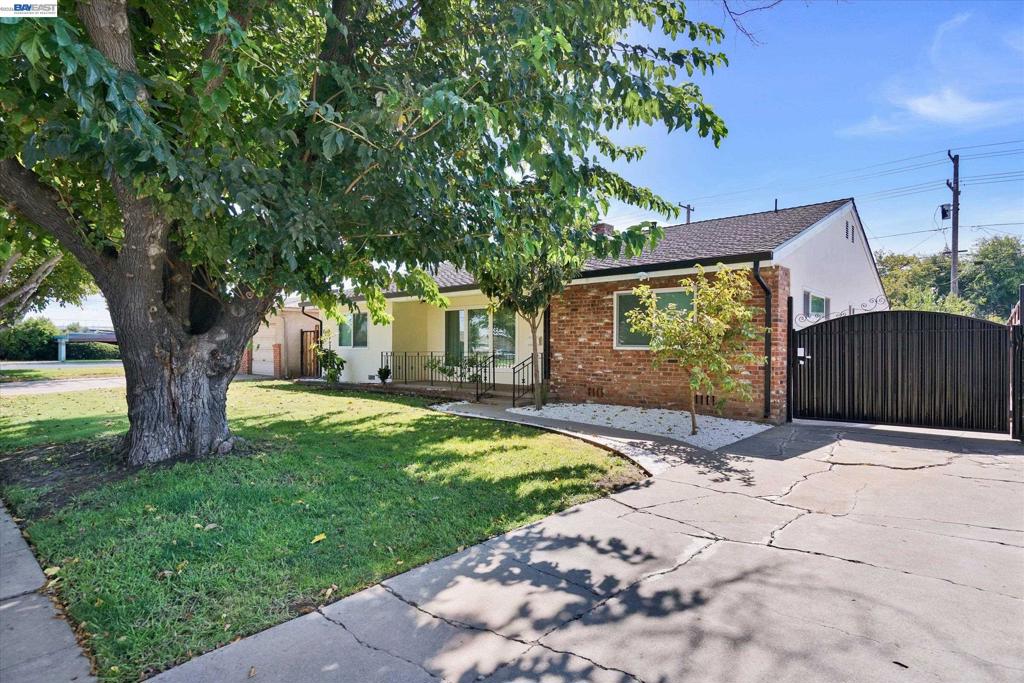 456 Hollywood Ave
