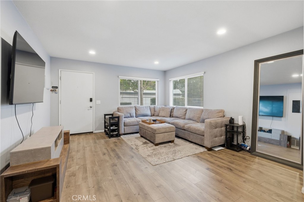 1346 E Hillcrest 40