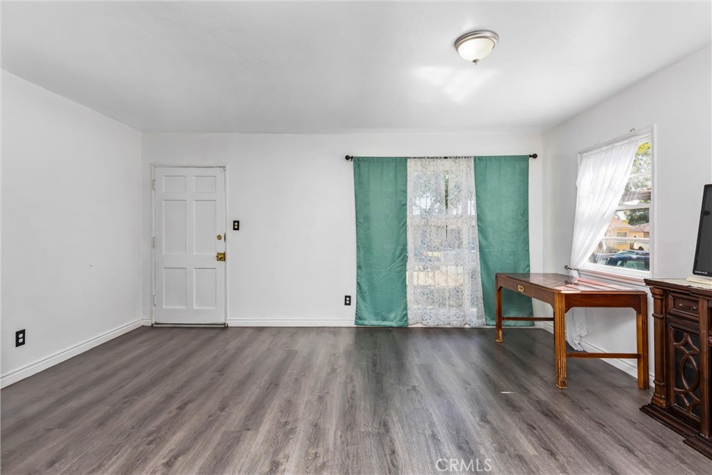 244 E 42nd Street