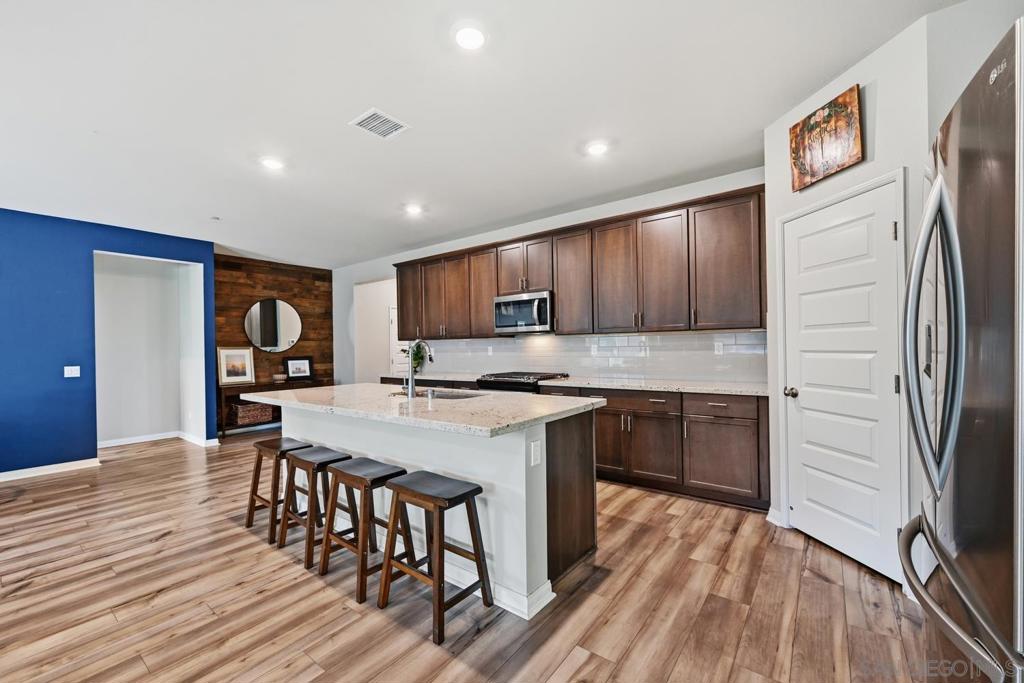 28327 Farm Creek